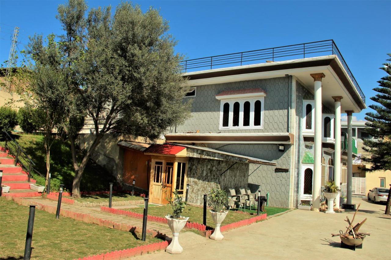 Republika Central Mansehra Esterno foto