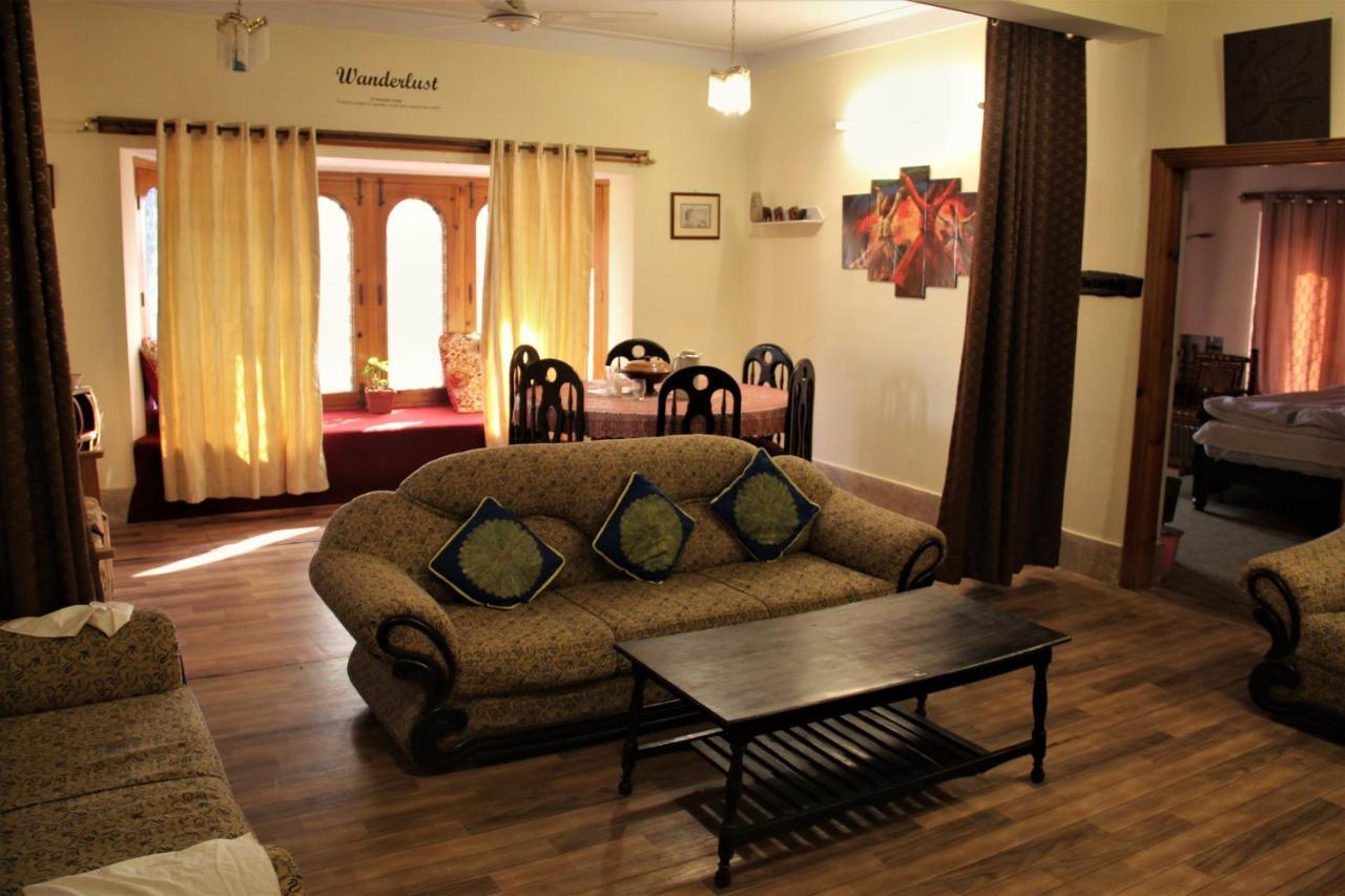 Republika Central Mansehra Esterno foto