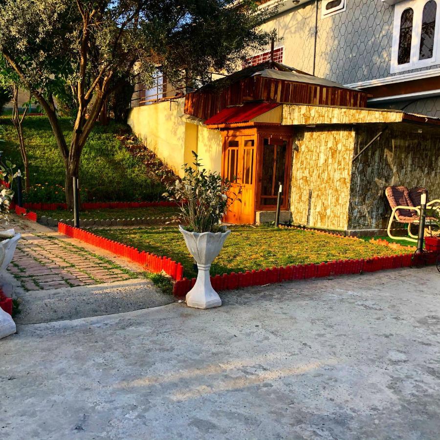 Republika Central Mansehra Esterno foto