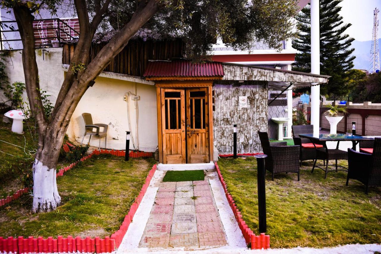 Republika Central Mansehra Esterno foto