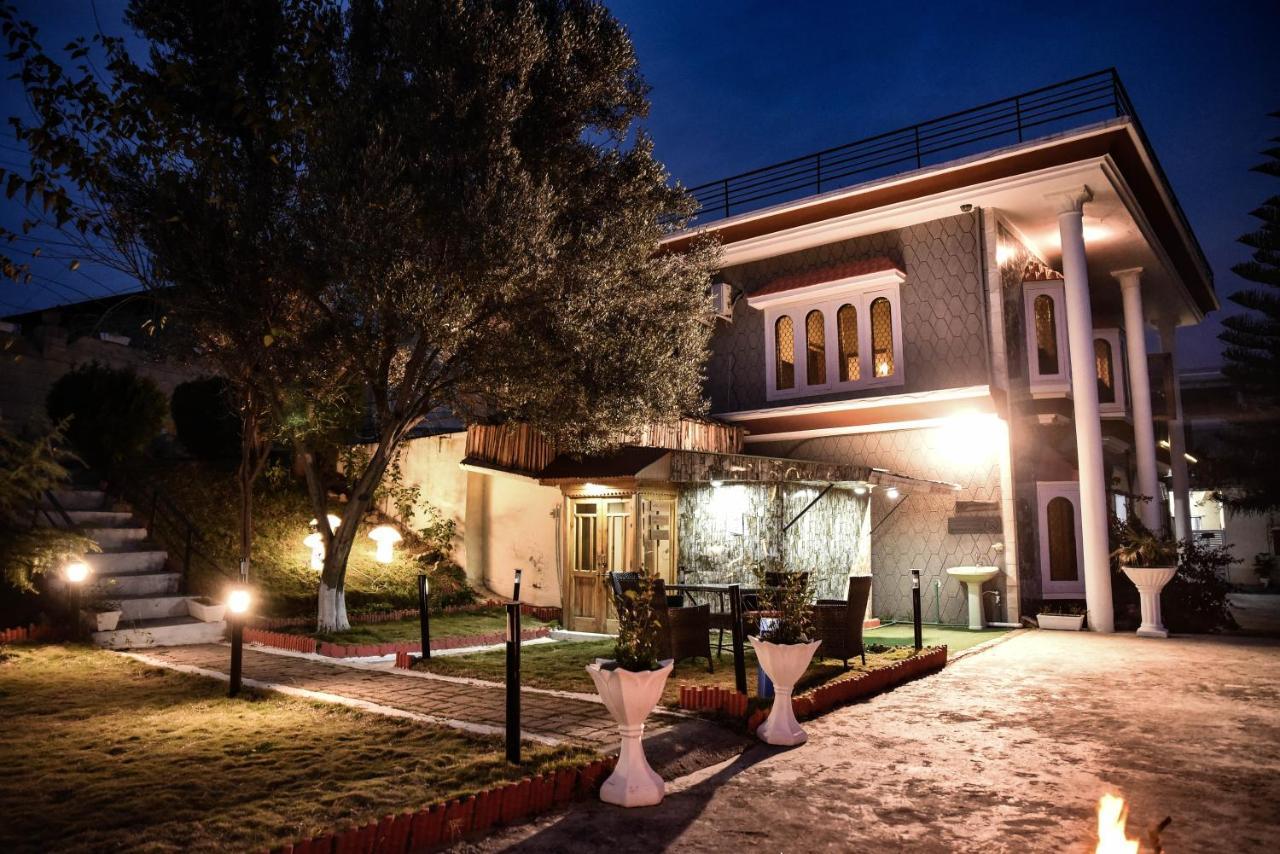 Republika Central Mansehra Esterno foto
